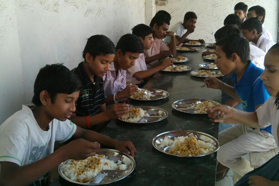 Breakfast to students