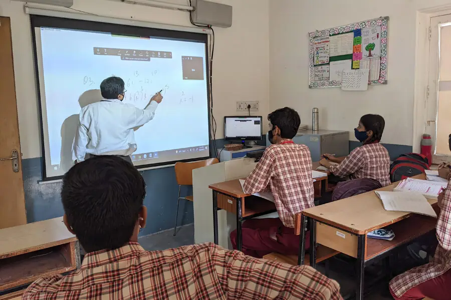 Infrastructure set up for hybrid class